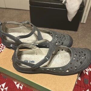 JBU Women's Grey Memory Foam Shoes